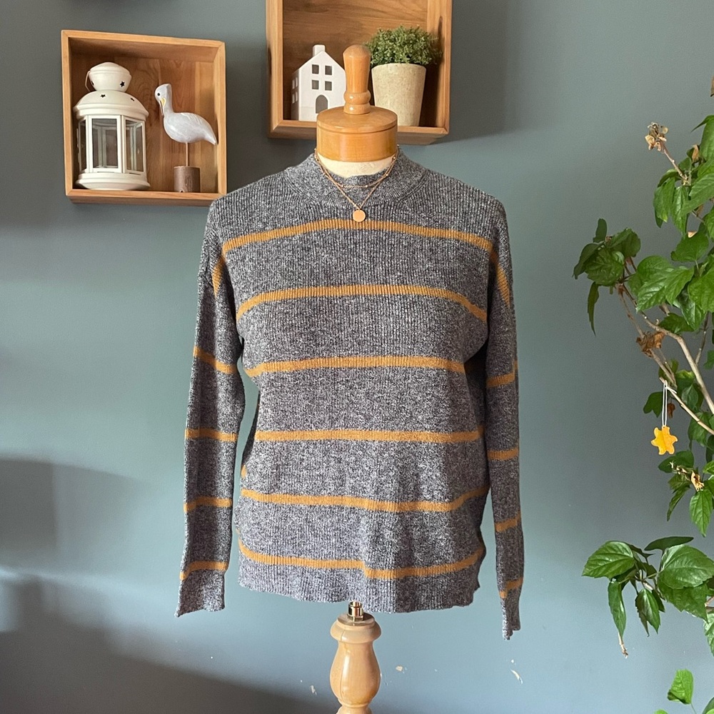🍄2/$10 AEO sweater